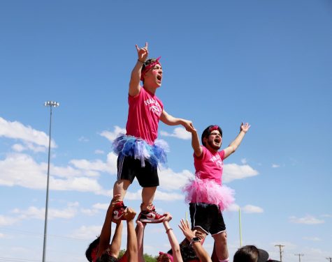 Flying in a stunt seniors Luis Manjarrez and 