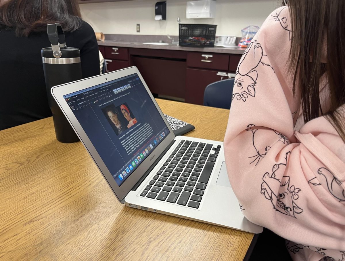 Stressed from work. Student Andrea is trying to finish the work, but she doesn't have proper instructions. "This article is due by tomorrow and I still don't know how to finish it." Andrea said.