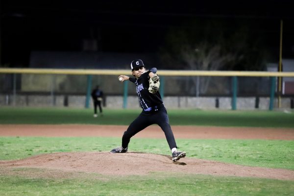 Varsity baseball loses rivalry game against Andress
